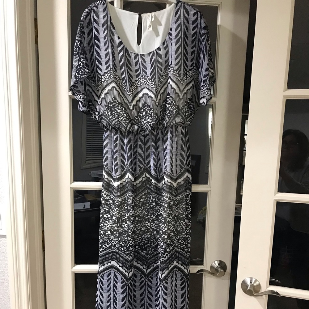 Ladies black & white maxi dress